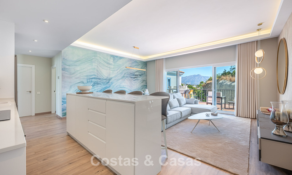 Ático dúplex contemporáneo en venta en un complejo de estilo mediterráneo tipo resorten El Paraiso, Marbella - Benahavís 807338