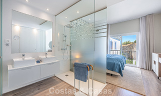 Ático dúplex contemporáneo en venta en un complejo de estilo mediterráneo tipo resorten El Paraiso, Marbella - Benahavís 807350 
