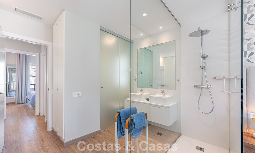Ático dúplex contemporáneo en venta en un complejo de estilo mediterráneo tipo resorten El Paraiso, Marbella - Benahavís 807352