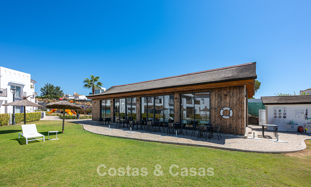 Ático dúplex contemporáneo en venta en un complejo de estilo mediterráneo tipo resorten El Paraiso, Marbella - Benahavís 807373
