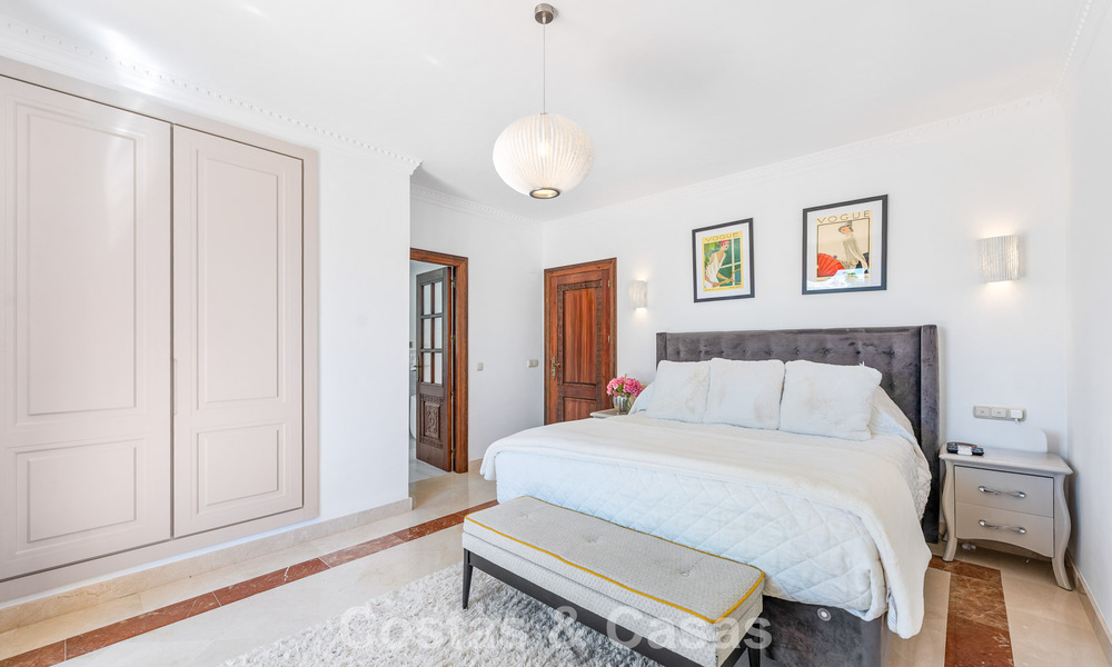 Amplia villa familiar mediterránea en venta en la Nueva Milla de Oro entre Marbella y Estepona 807247