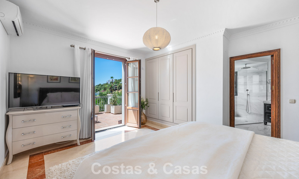 Amplia villa familiar mediterránea en venta en la Nueva Milla de Oro entre Marbella y Estepona 807249