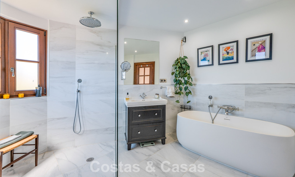 Amplia villa familiar mediterránea en venta en la Nueva Milla de Oro entre Marbella y Estepona 807251