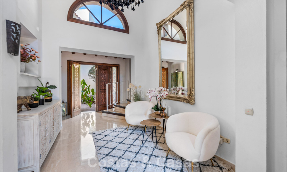 Amplia villa familiar mediterránea en venta en la Nueva Milla de Oro entre Marbella y Estepona 807268