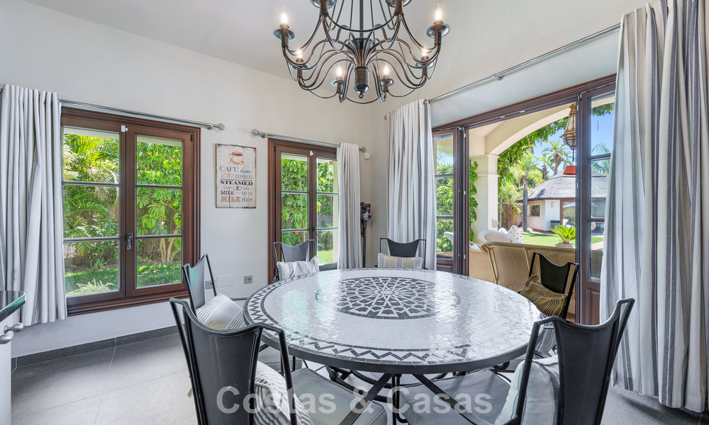 Amplia villa familiar mediterránea en venta en la Nueva Milla de Oro entre Marbella y Estepona 807277