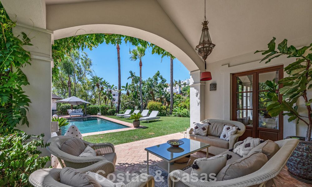 Amplia villa familiar mediterránea en venta en la Nueva Milla de Oro entre Marbella y Estepona 807281