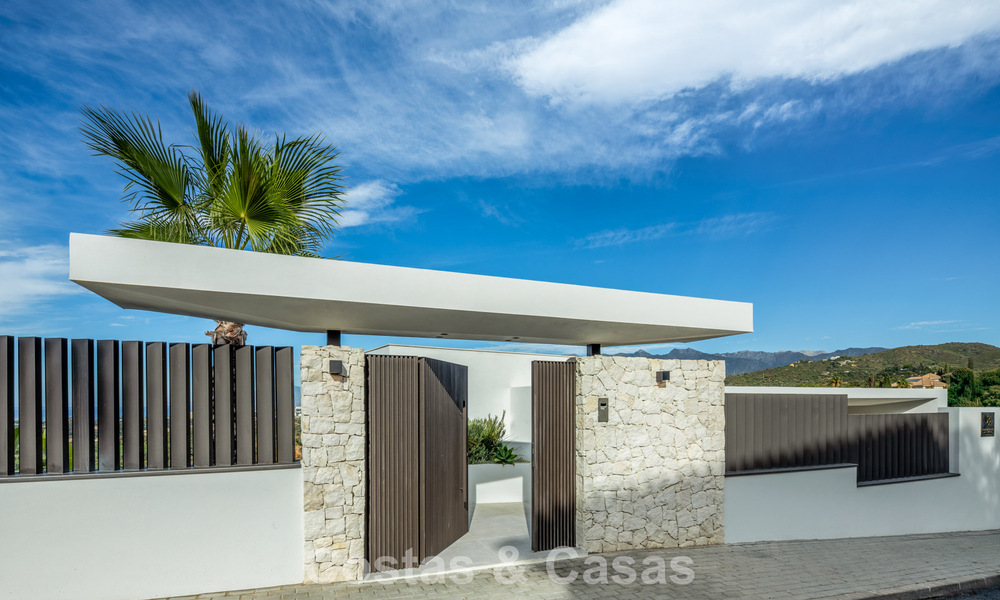 Villa de lujo ultramoderna y de nueva construcción con vistas panorámicas al mar en venta en el Este de Marbella 807449