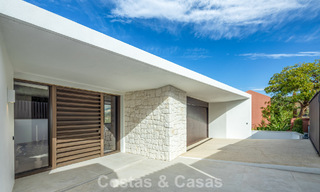 Villa de lujo ultramoderna y de nueva construcción con vistas panorámicas al mar en venta en el Este de Marbella 807451 