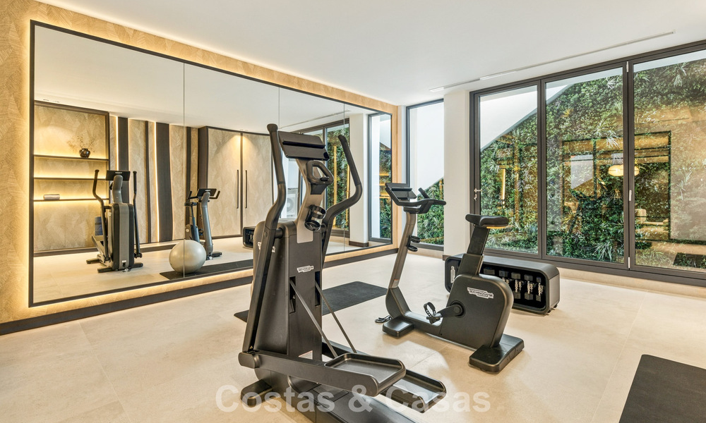 Villa de lujo ultramoderna y de nueva construcción con vistas panorámicas al mar en venta en el Este de Marbella 807455