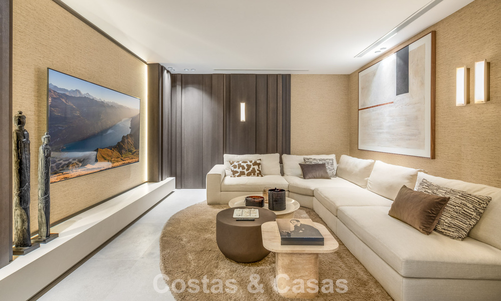 Villa de lujo ultramoderna y de nueva construcción con vistas panorámicas al mar en venta en el Este de Marbella 807457