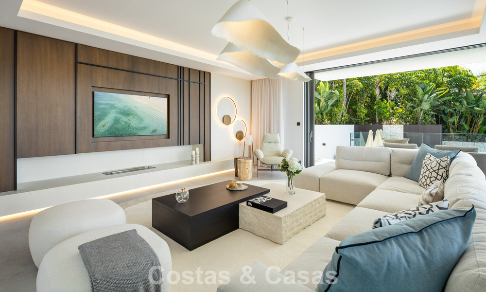 Villa de lujo ultramoderna y de nueva construcción con vistas panorámicas al mar en venta en el Este de Marbella 807458