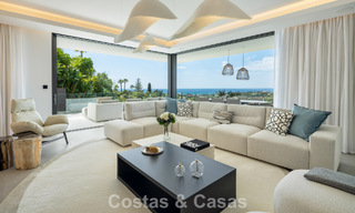 Villa de lujo ultramoderna y de nueva construcción con vistas panorámicas al mar en venta en el Este de Marbella 807459 