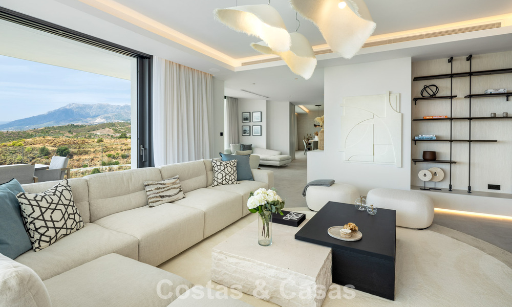 Villa de lujo ultramoderna y de nueva construcción con vistas panorámicas al mar en venta en el Este de Marbella 807460