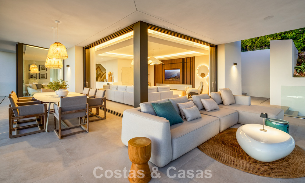 Villa de lujo ultramoderna y de nueva construcción con vistas panorámicas al mar en venta en el Este de Marbella 807464