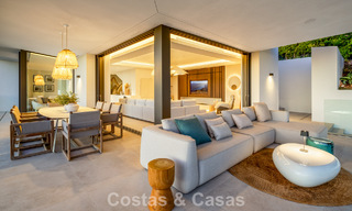 Villa de lujo ultramoderna y de nueva construcción con vistas panorámicas al mar en venta en el Este de Marbella 807464 
