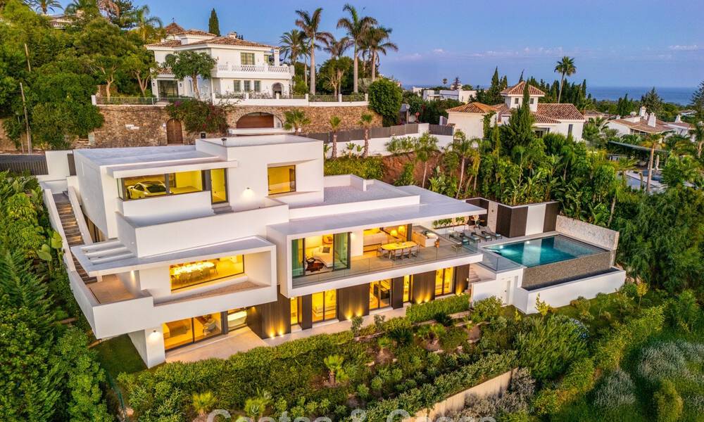 Villa de lujo ultramoderna y de nueva construcción con vistas panorámicas al mar en venta en el Este de Marbella 807468