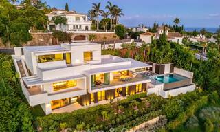 Villa de lujo ultramoderna y de nueva construcción con vistas panorámicas al mar en venta en el Este de Marbella 807468 