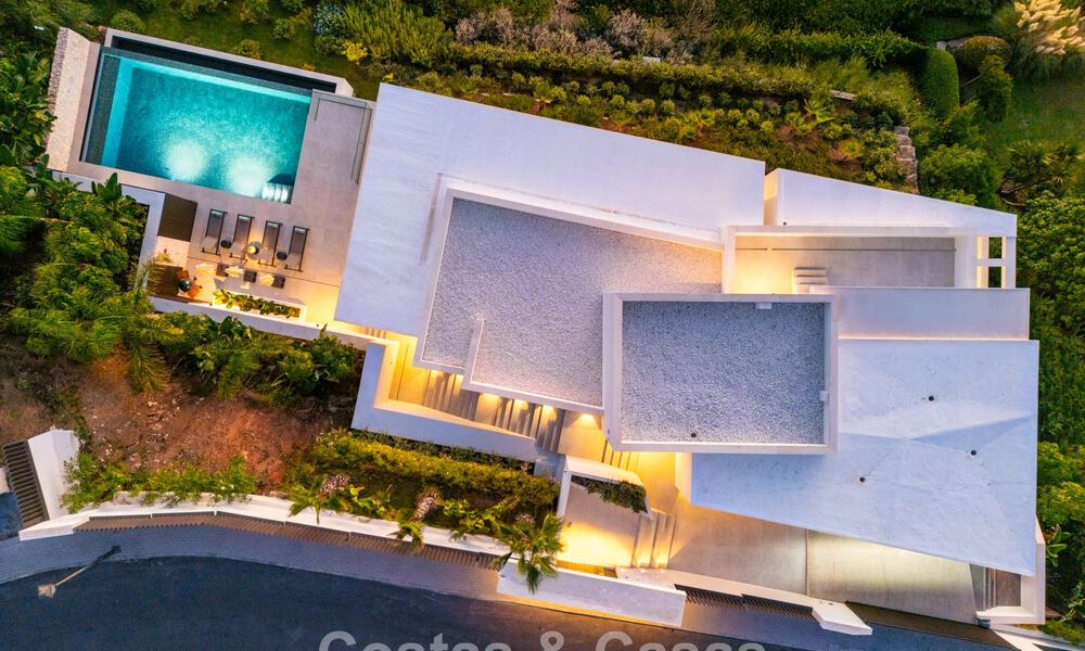 Villa de lujo ultramoderna y de nueva construcción con vistas panorámicas al mar en venta en el Este de Marbella 807471