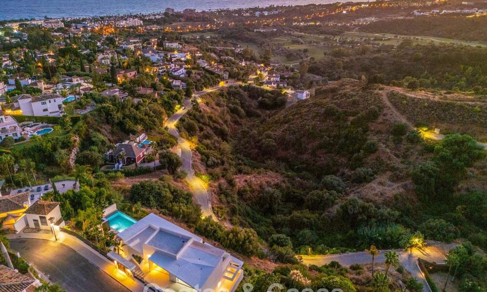 Villa de lujo ultramoderna y de nueva construcción con vistas panorámicas al mar en venta en el Este de Marbella 807472