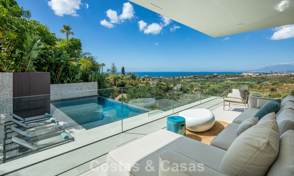 Villa de lujo ultramoderna y de nueva construcción con vistas panorámicas al mar en venta en el Este de Marbella 807473