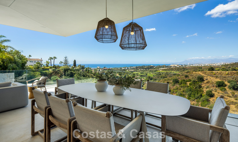 Villa de lujo ultramoderna y de nueva construcción con vistas panorámicas al mar en venta en el Este de Marbella 807475