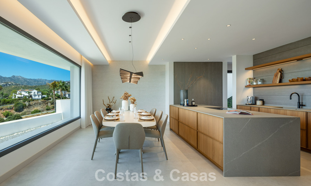 Villa de lujo ultramoderna y de nueva construcción con vistas panorámicas al mar en venta en el Este de Marbella 807485