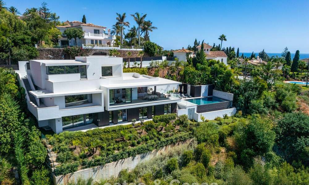 Villa de lujo ultramoderna y de nueva construcción con vistas panorámicas al mar en venta en el Este de Marbella 807491