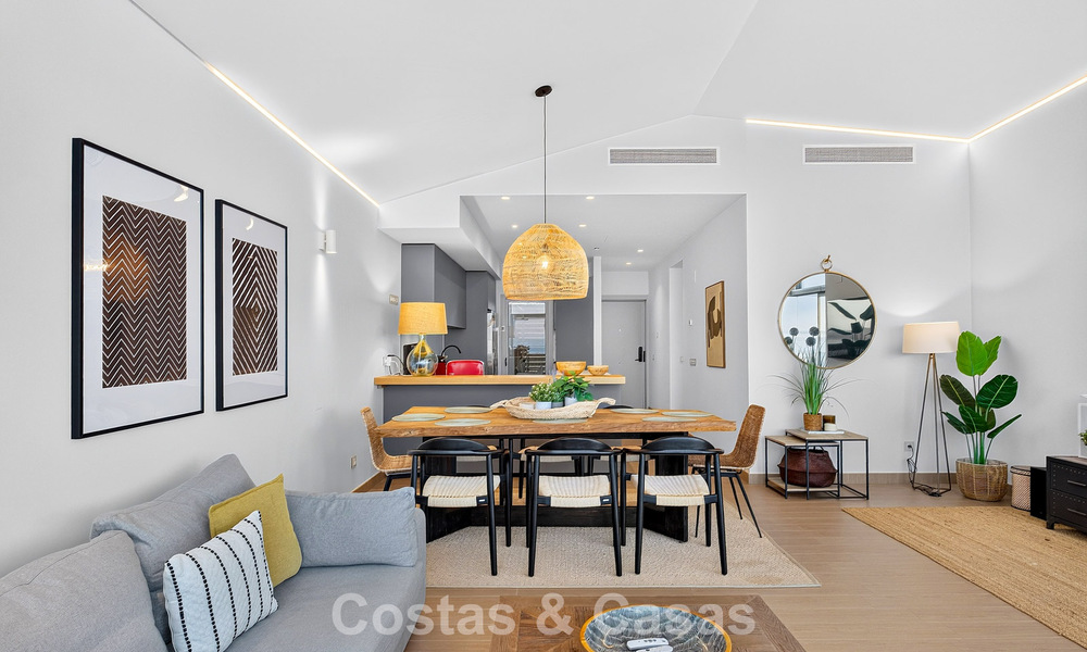 Exclusivo ático esquinero con vistas panorámicas al mar en venta en El Higueron, Benalmádena, Costa del Sol 807394