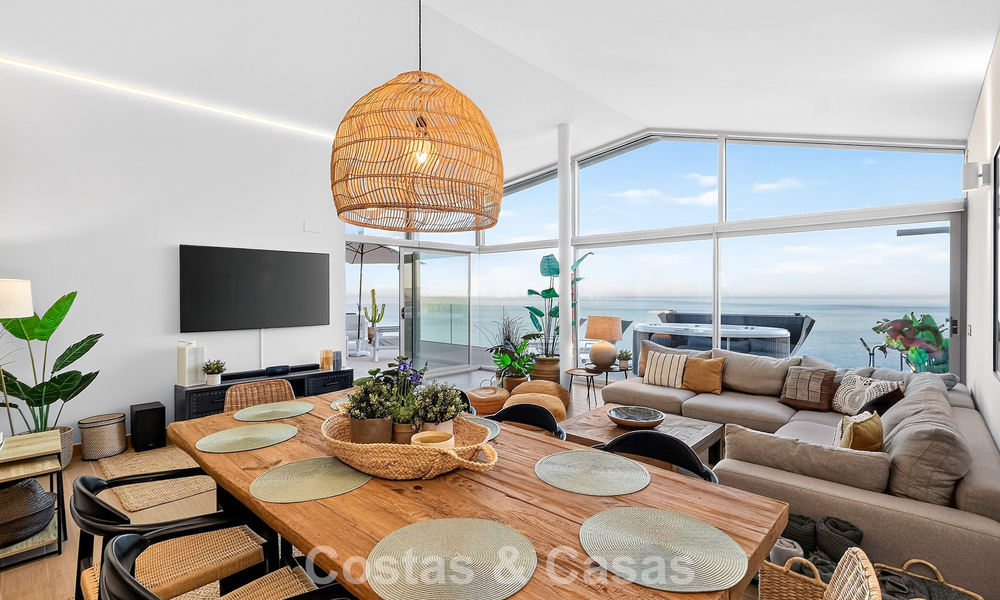 Exclusivo ático esquinero con vistas panorámicas al mar en venta en El Higueron, Benalmádena, Costa del Sol 807396