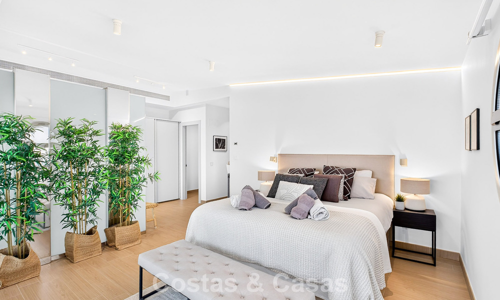 Exclusivo ático esquinero con vistas panorámicas al mar en venta en El Higueron, Benalmádena, Costa del Sol 807409