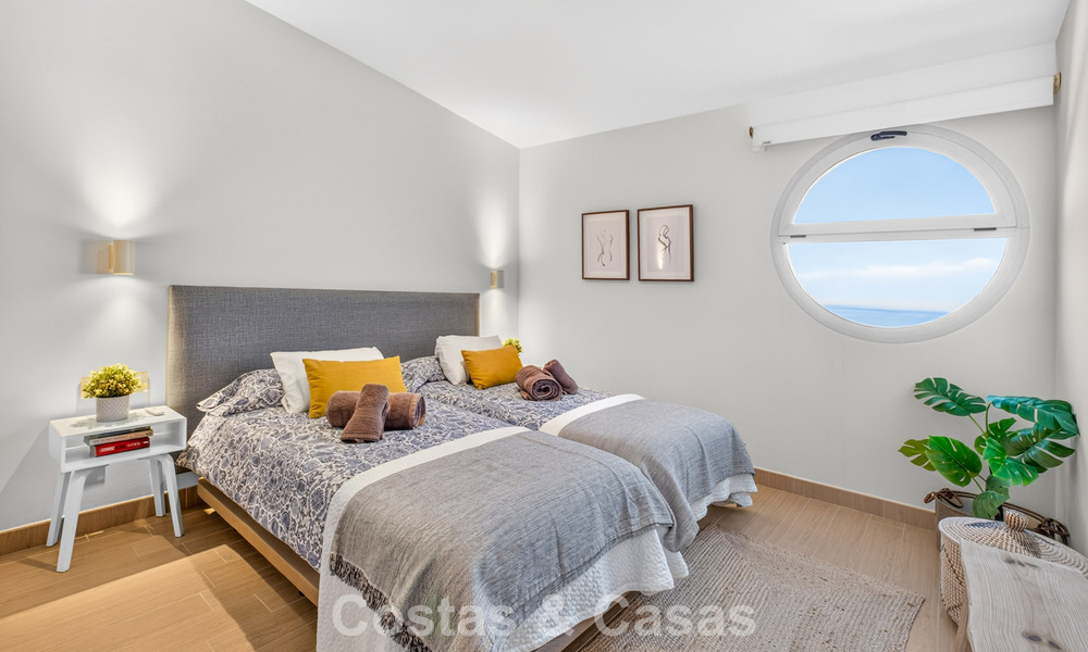 Exclusivo ático esquinero con vistas panorámicas al mar en venta en El Higueron, Benalmádena, Costa del Sol 807414