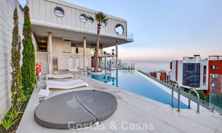 Exclusivo ático esquinero con vistas panorámicas al mar en venta en El Higueron, Benalmádena, Costa del Sol 807418 