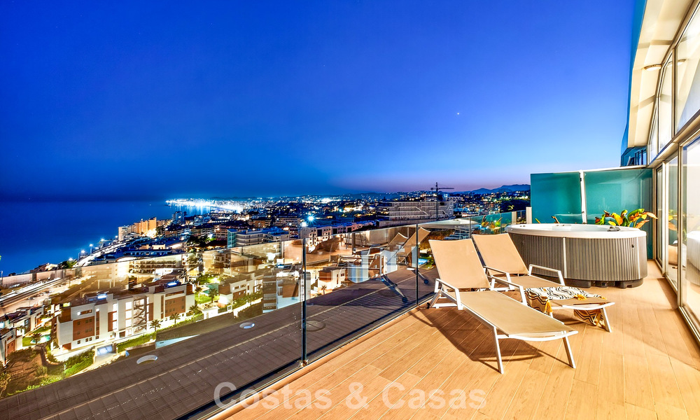 Exclusivo ático esquinero con vistas panorámicas al mar en venta en El Higueron, Benalmádena, Costa del Sol 807435