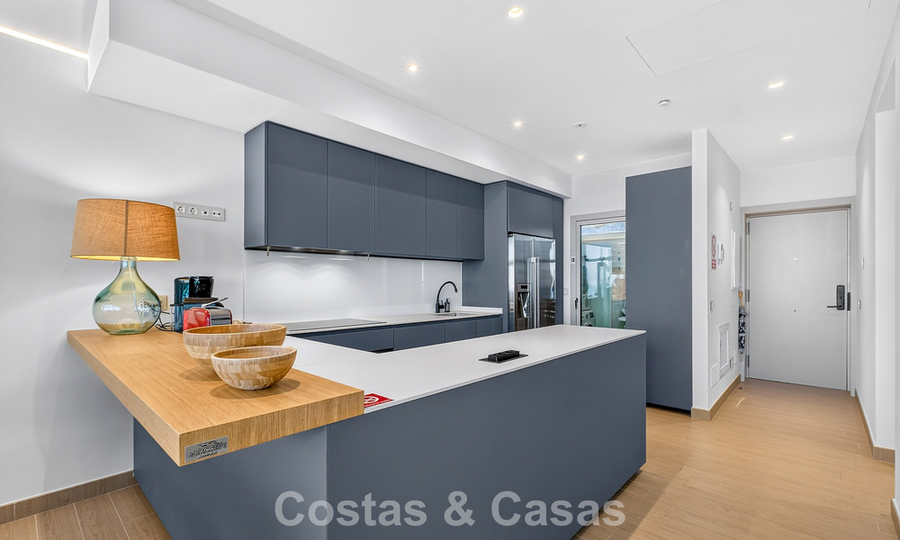 Exclusivo ático esquinero con vistas panorámicas al mar en venta en El Higueron, Benalmádena, Costa del Sol 807436