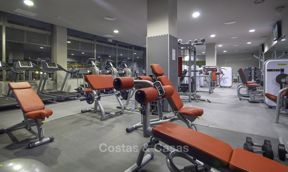 Exclusivo ático esquinero con vistas panorámicas al mar en venta en El Higueron, Benalmádena, Costa del Sol 807750