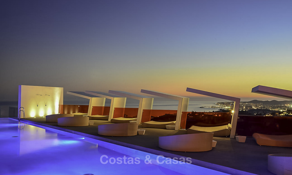 Exclusivo ático esquinero con vistas panorámicas al mar en venta en El Higueron, Benalmádena, Costa del Sol 807759