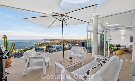 Exclusivo ático esquinero con vistas panorámicas al mar en venta en El Higueron, Benalmádena, Costa del Sol 807760