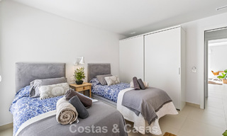 Elegante apartamento en esquina con impresionantes vistas al mar en venta en El Higuerón, Fuengirola, Costa del Sol 807536 