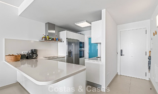 Elegante apartamento en esquina con impresionantes vistas al mar en venta en El Higuerón, Fuengirola, Costa del Sol 807548 