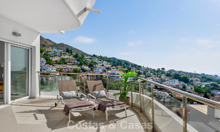 Elegante apartamento en esquina con impresionantes vistas al mar en venta en El Higuerón, Fuengirola, Costa del Sol 807552 