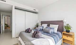 Elegante apartamento en esquina con impresionantes vistas al mar en venta en El Higuerón, Fuengirola, Costa del Sol 807562 