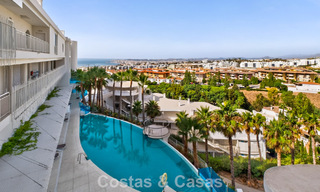 Elegante apartamento en esquina con impresionantes vistas al mar en venta en El Higuerón, Fuengirola, Costa del Sol 807567 