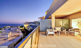 Elegante apartamento en esquina con impresionantes vistas al mar en venta en El Higuerón, Fuengirola, Costa del Sol 807570 