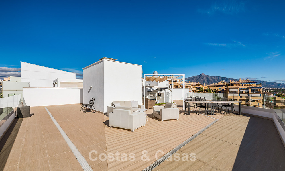 Apartamentos modernos en venta en Aqua, una urbanización contemporánea en San Pedro Playa, Marbella 807165