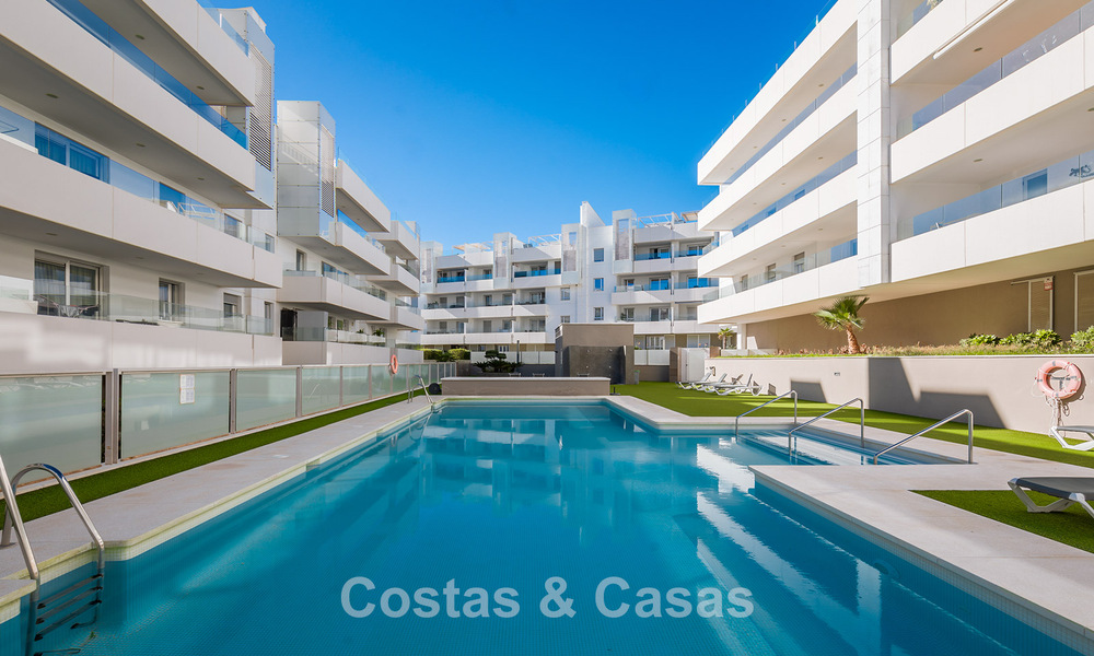 Apartamentos modernos en venta en Aqua, una urbanización contemporánea en San Pedro Playa, Marbella 807171