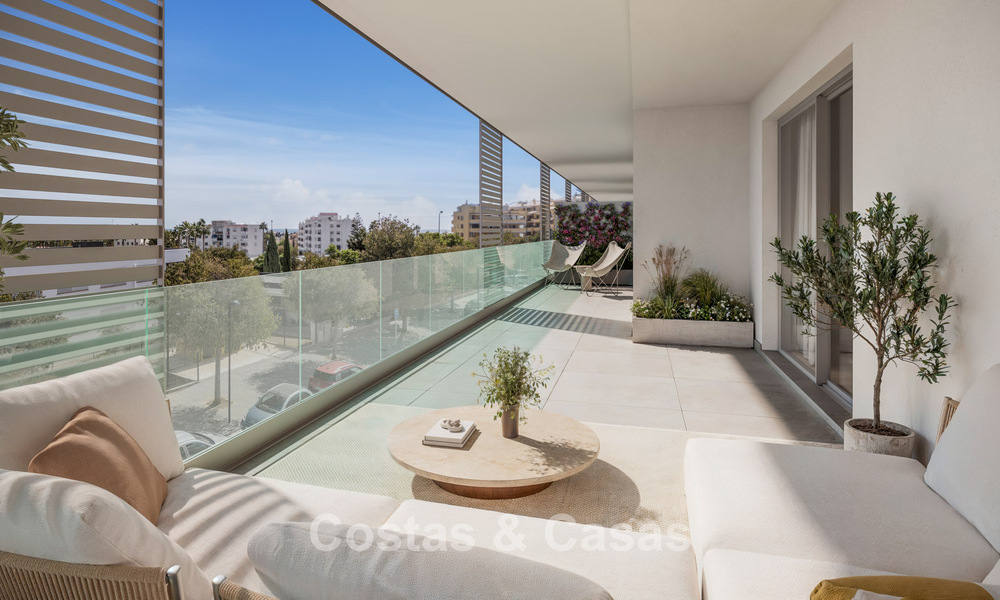 Modernos apartamentos de obra nueva en venta a poca distancia de la playa y del centro de San Pedro, Marbella 807191