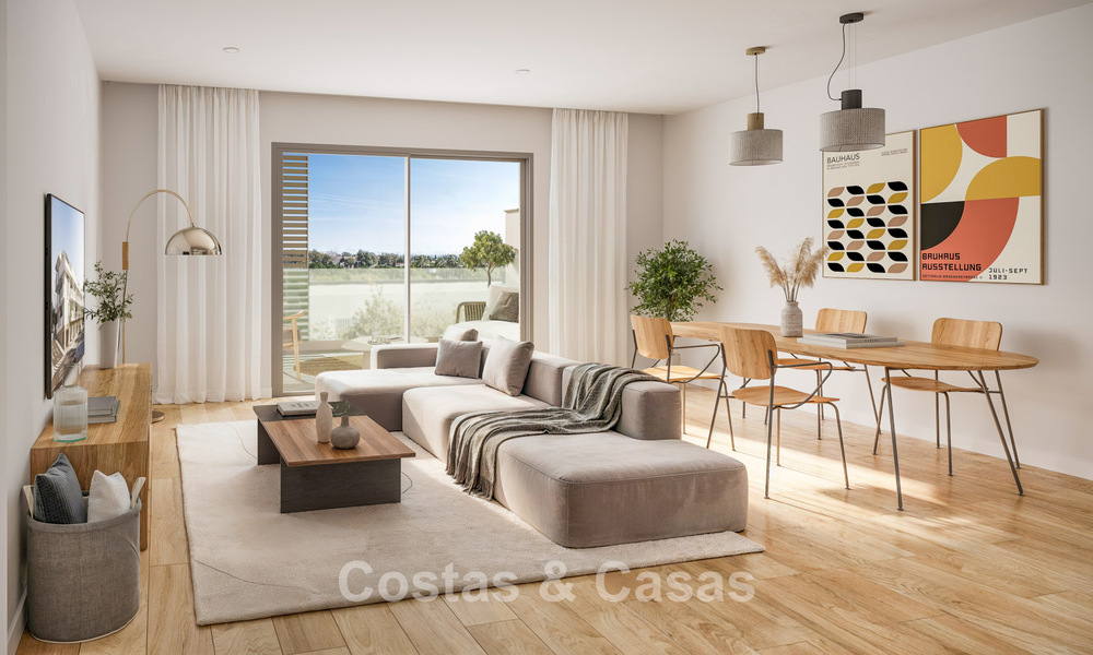 Modernos apartamentos de obra nueva en venta a poca distancia de la playa y del centro de San Pedro, Marbella 807194