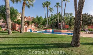 Casa adosada modernizada con vistas panorámicas en venta en las colinas de Marbella - Benahavís 807598 