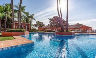 Casa adosada modernizada con vistas panorámicas en venta en las colinas de Marbella - Benahavís 807599 