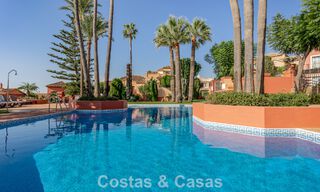 Casa adosada modernizada con vistas panorámicas en venta en las colinas de Marbella - Benahavís 807602 